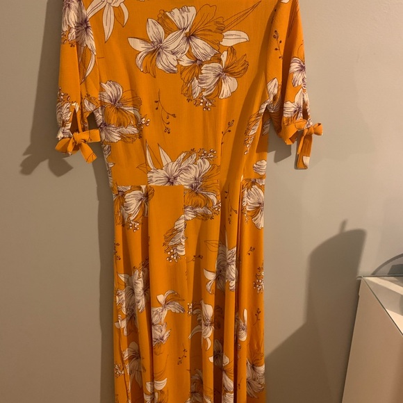 AX Paris Midi Dress - Picture 2 of 3